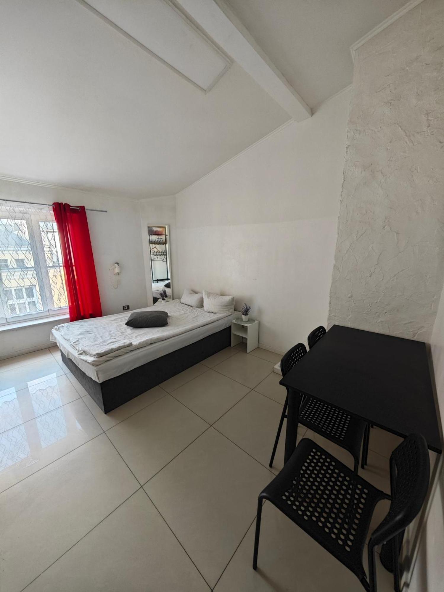 Apartamenty Wilcza - City Center وارسو الغرفة الصورة